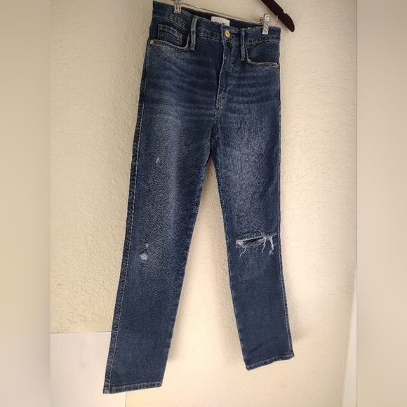 FRAME Le Sylvie Crop Distressed Denim Jeans - Picture 2 of 8